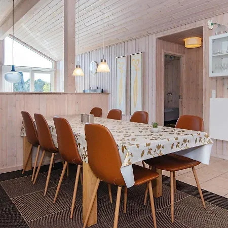 6 Person In Tarm Hemmet